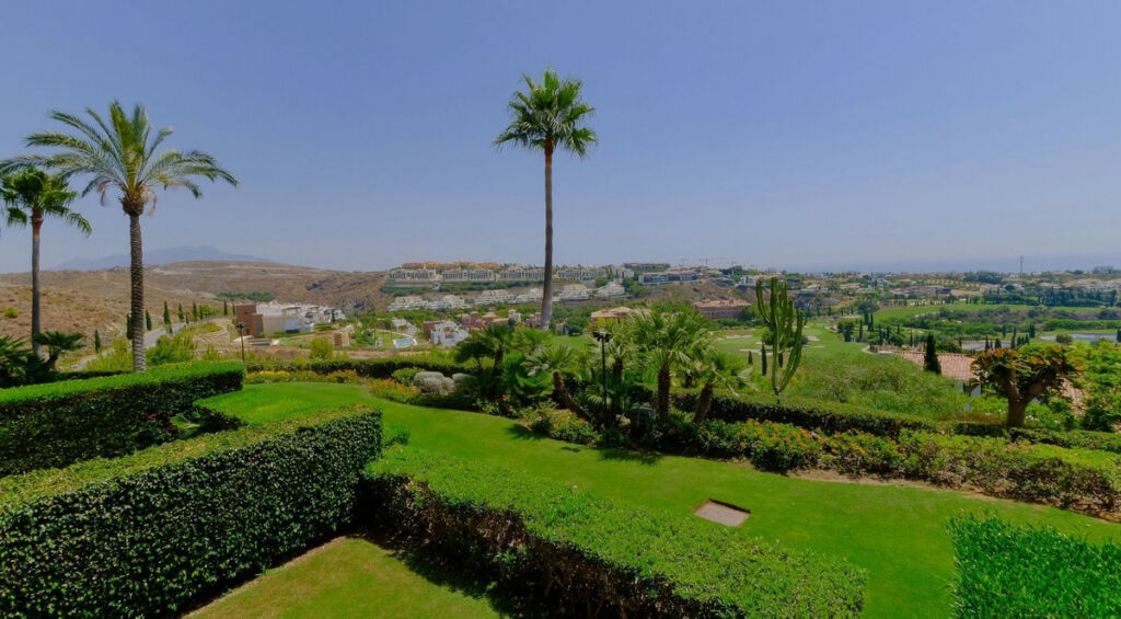 Middle Floor Apartment Los Flamingos Málaga - image 35