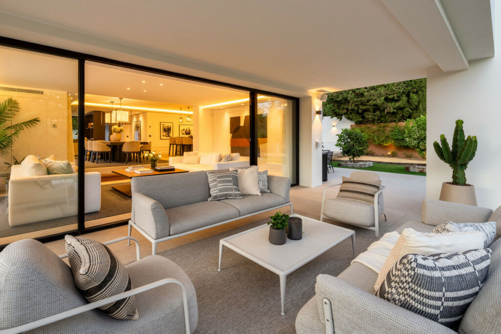 Detached Villa Nueva Andalucía Málaga - image 35
