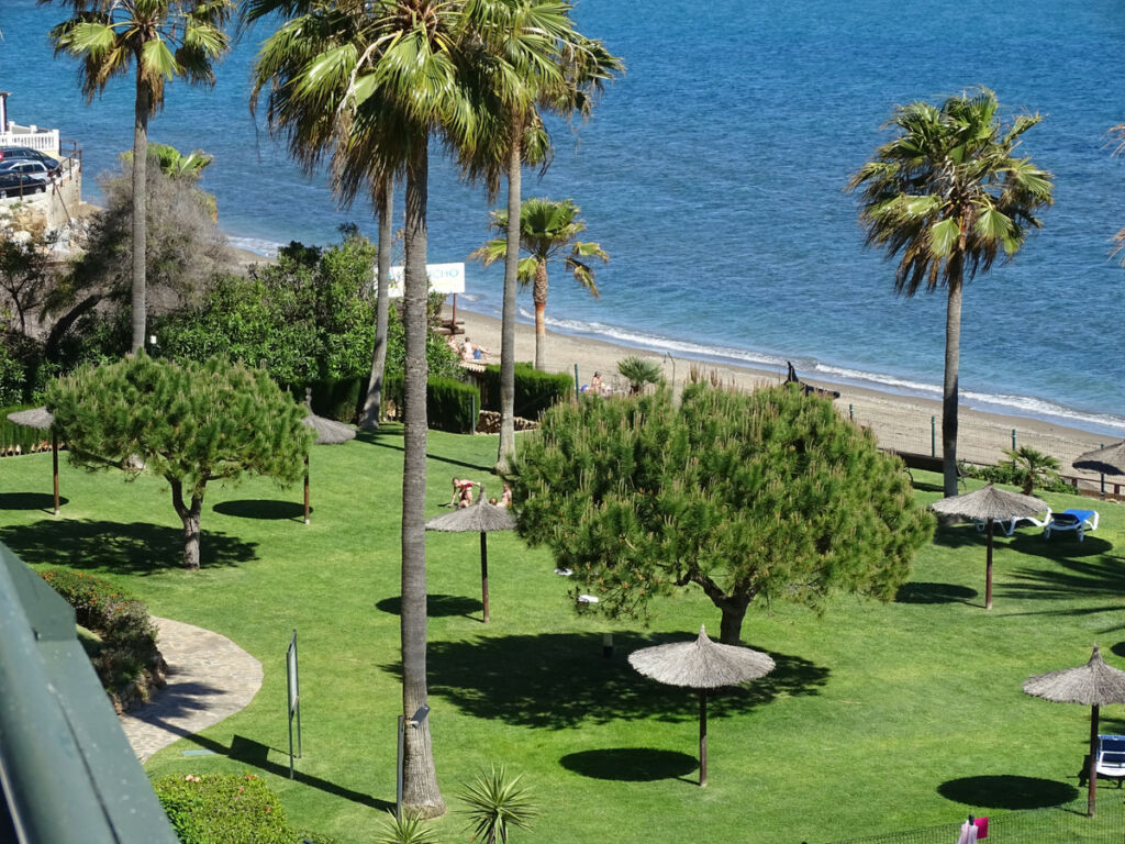 Middle Floor Apartment Calahonda Málaga - image 35