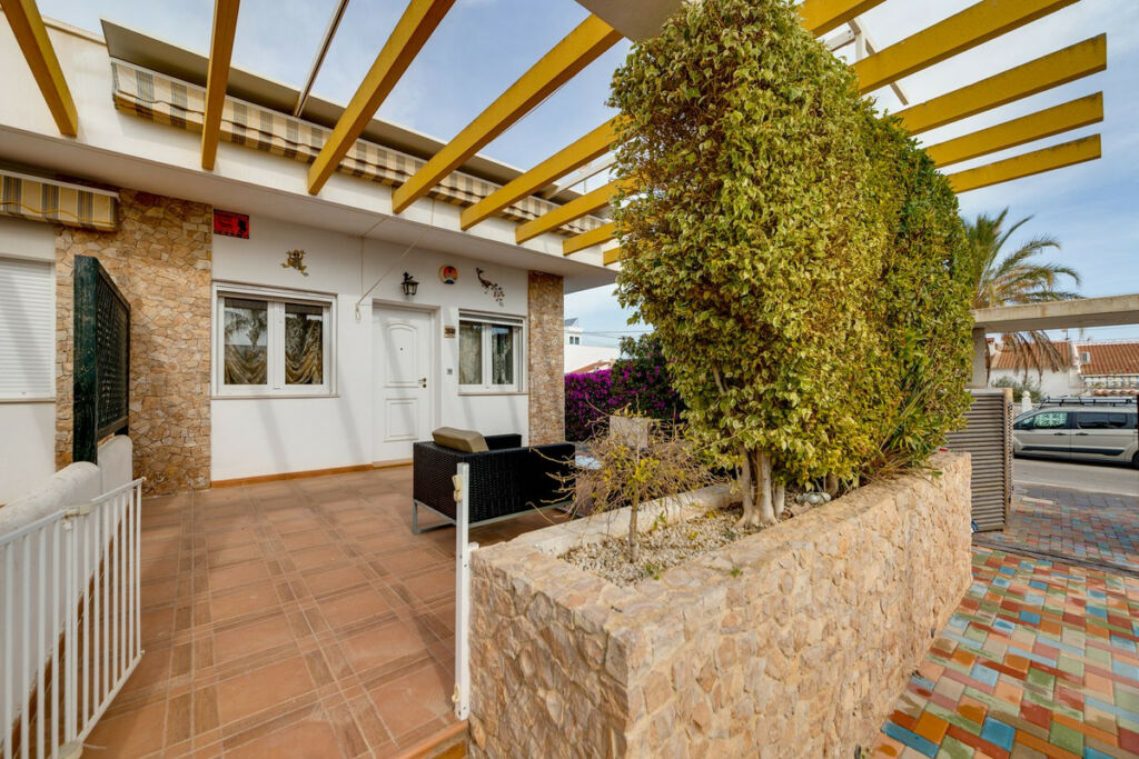 Bungalow Mil Palmeras Alicante - image 26