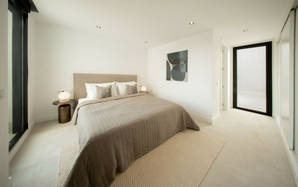 Middle Floor Apartment Estepona Málaga - image 36