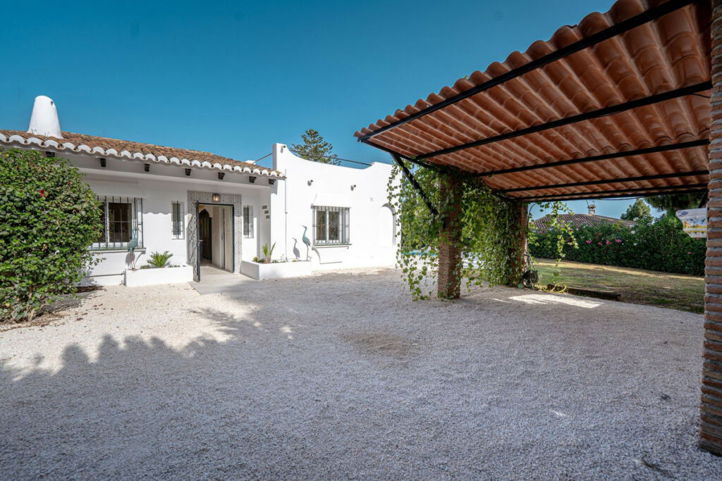 Detached Villa El Chaparral Málaga - image 34