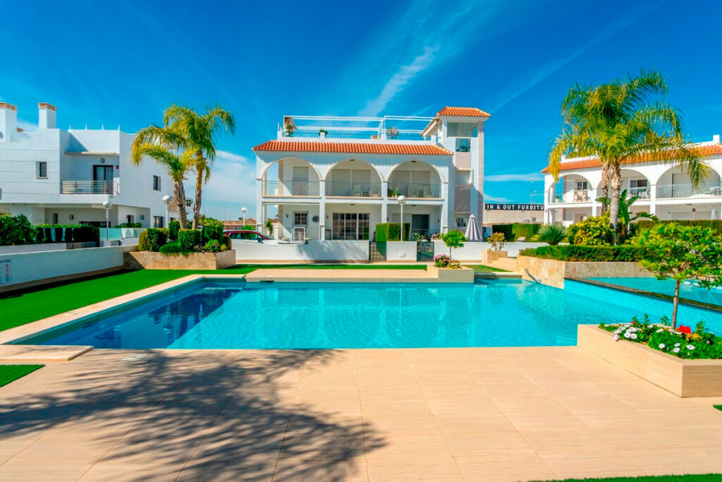 Penthouse Dona Pepa Alicante - image 36