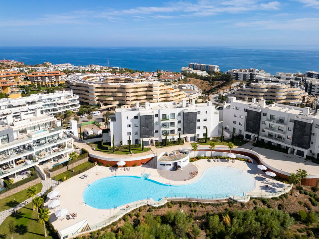 Middle Floor Apartment Benalmadena Málaga - image 36