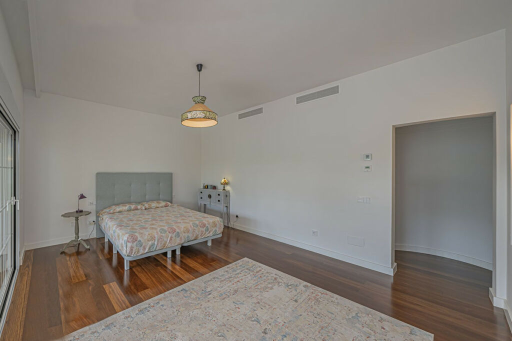 Detached Villa El Paraiso Málaga - image 36