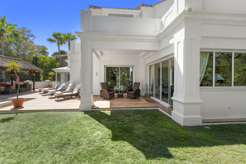 Detached Villa Benahavís Málaga - image 36