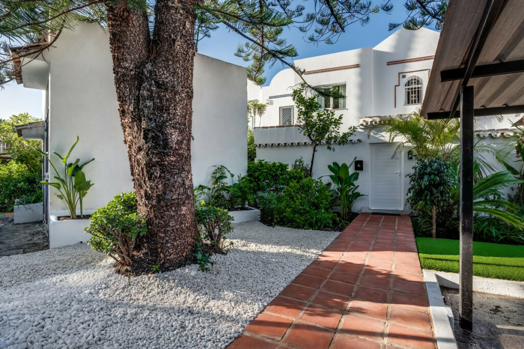 Townhouse Nueva Andalucía Málaga - image 36