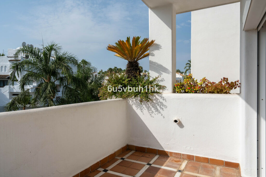 Middle Floor Apartment Marbella Málaga - image 11