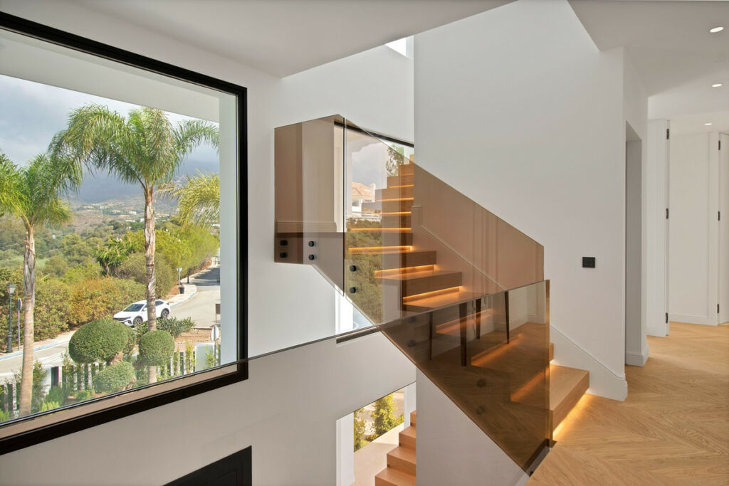 Detached Villa The Golden Mile Málaga - image 36