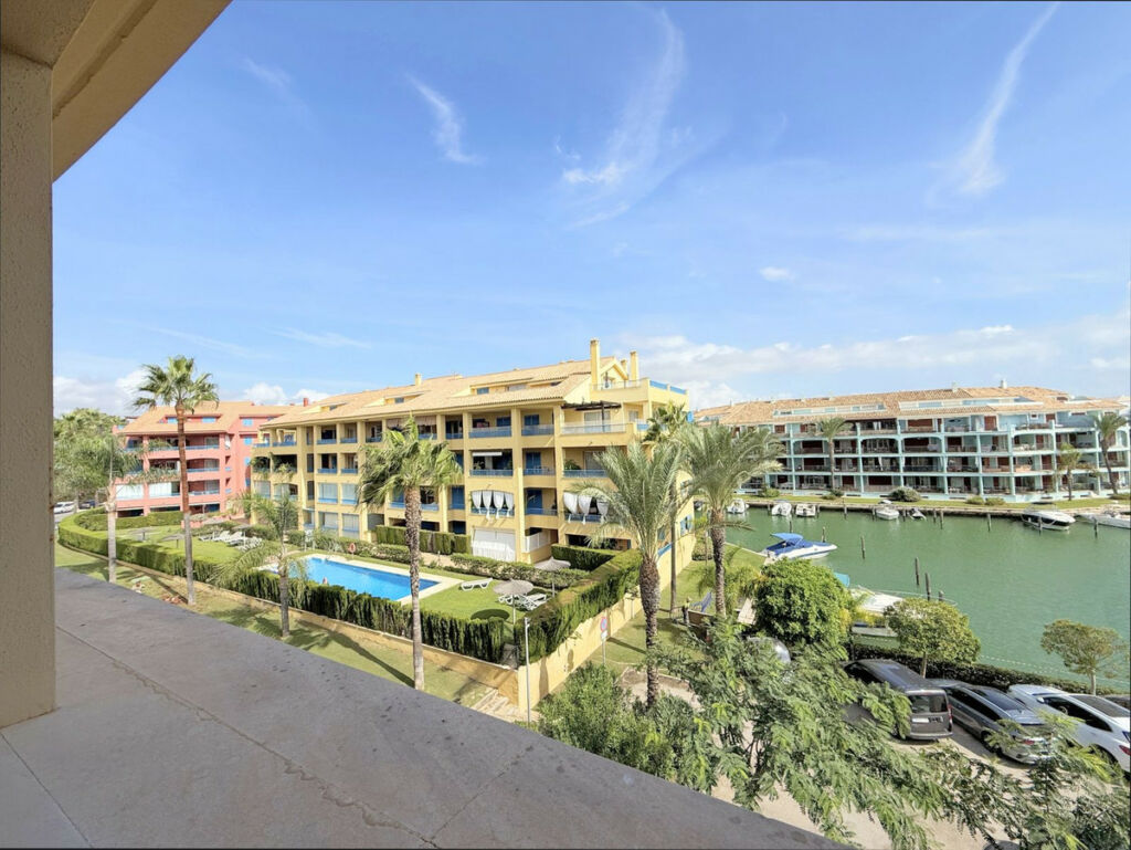 Middle Floor Apartment Sotogrande Puerto Cádiz - image 18