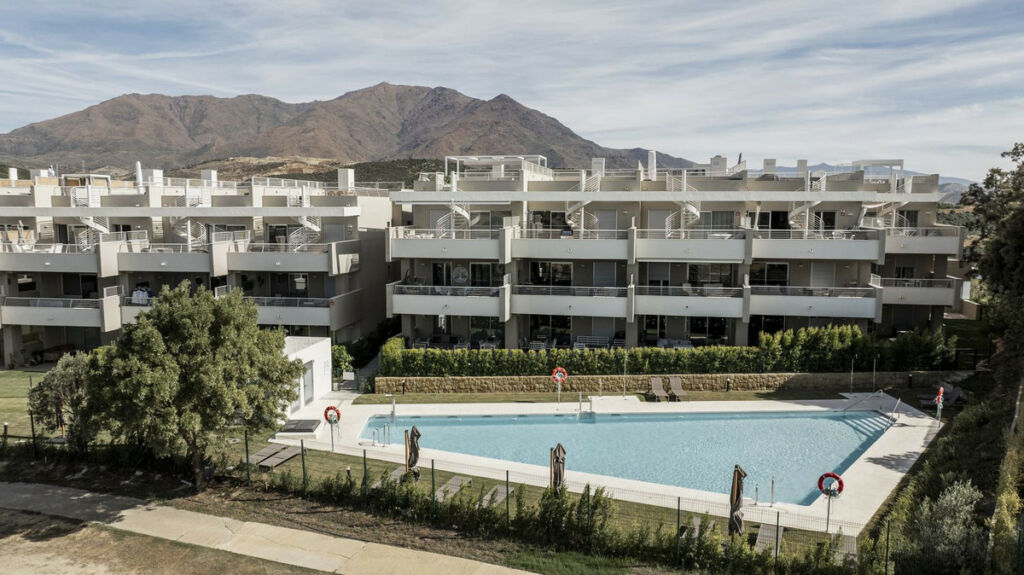 Middle Floor Apartment Estepona Málaga - image 36