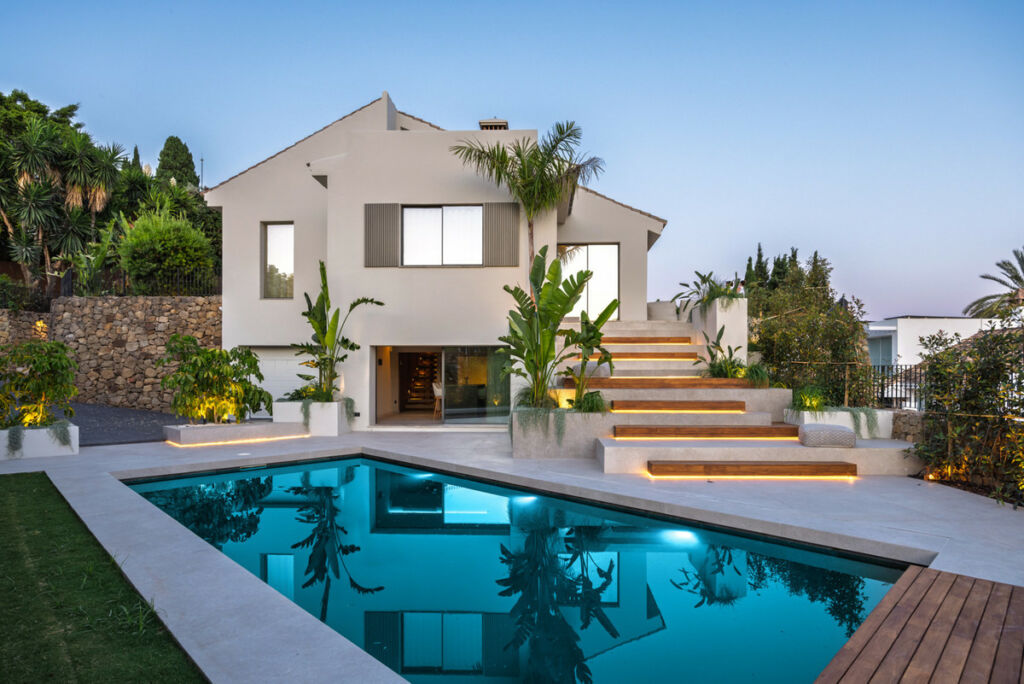 Detached Villa Nueva Andalucía Málaga - image 36