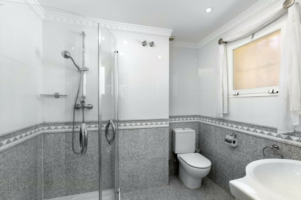 Detached Villa Marbesa Málaga - image 36