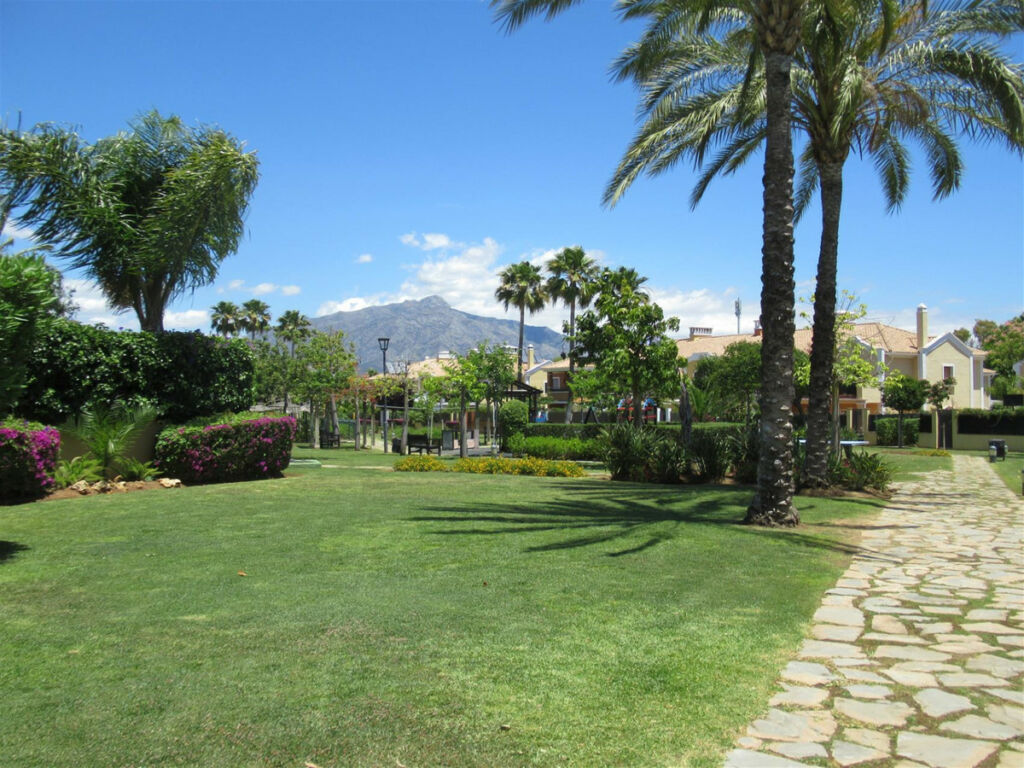 Townhouse Guadalmina Alta Málaga - image 36