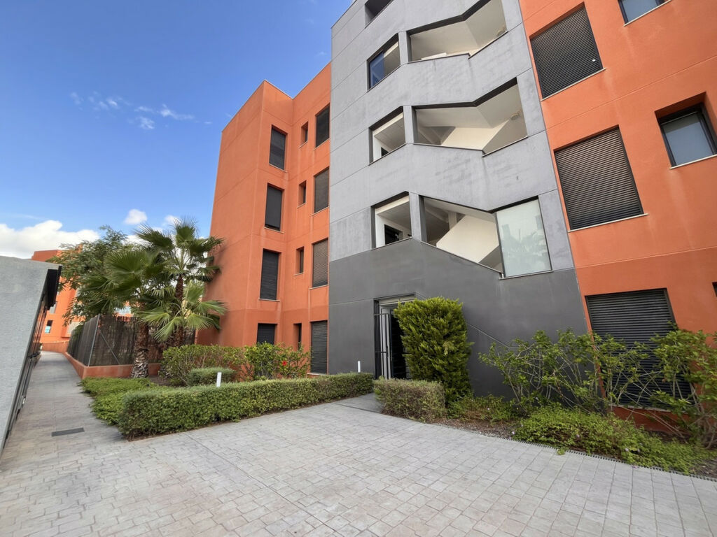 Middle Floor Apartment Villamartin Alicante - image 37