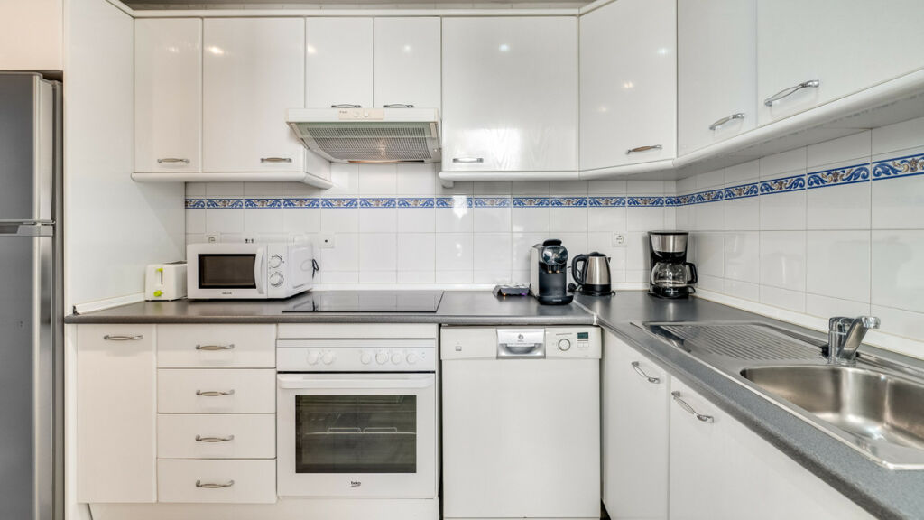 Middle Floor Apartment Puerto Banús Málaga - image 36