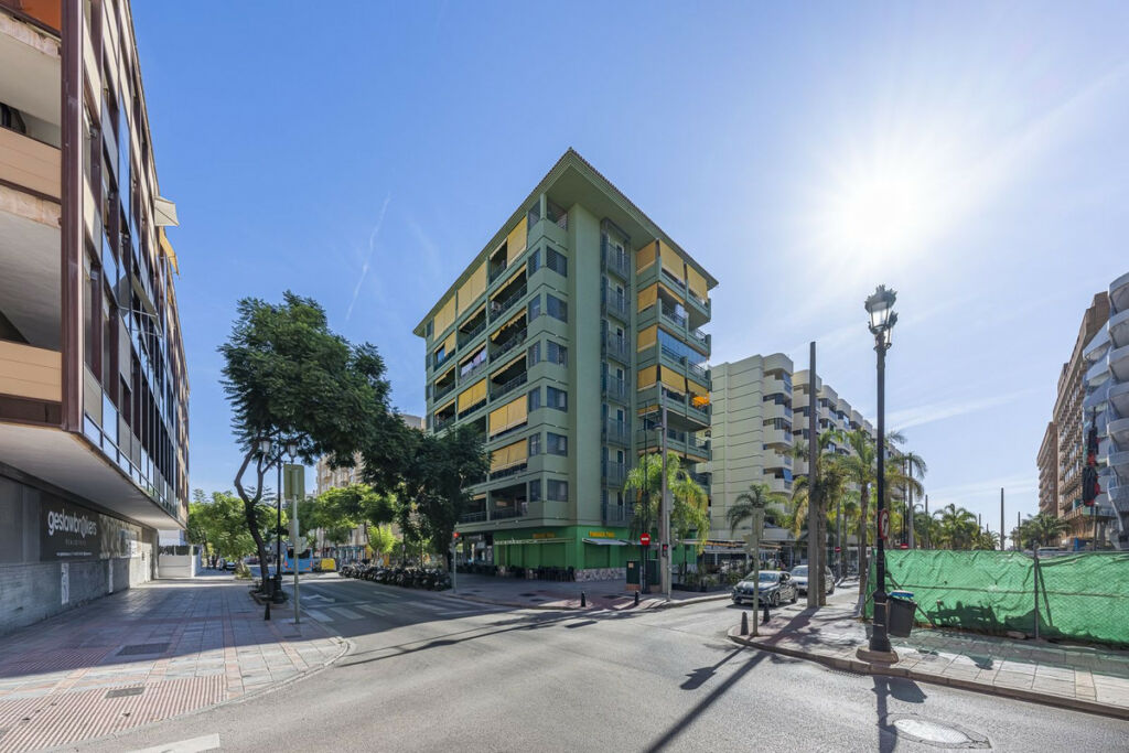 Middle Floor Apartment Fuengirola Málaga - image 36