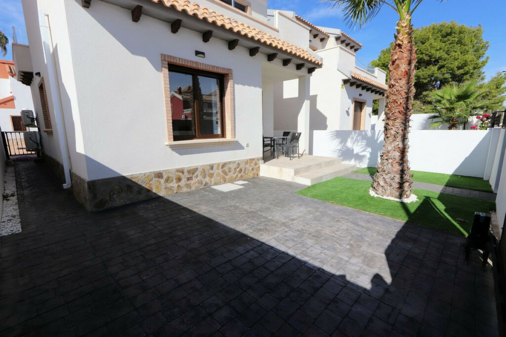 Detached Villa Villamartin Alicante - image 36