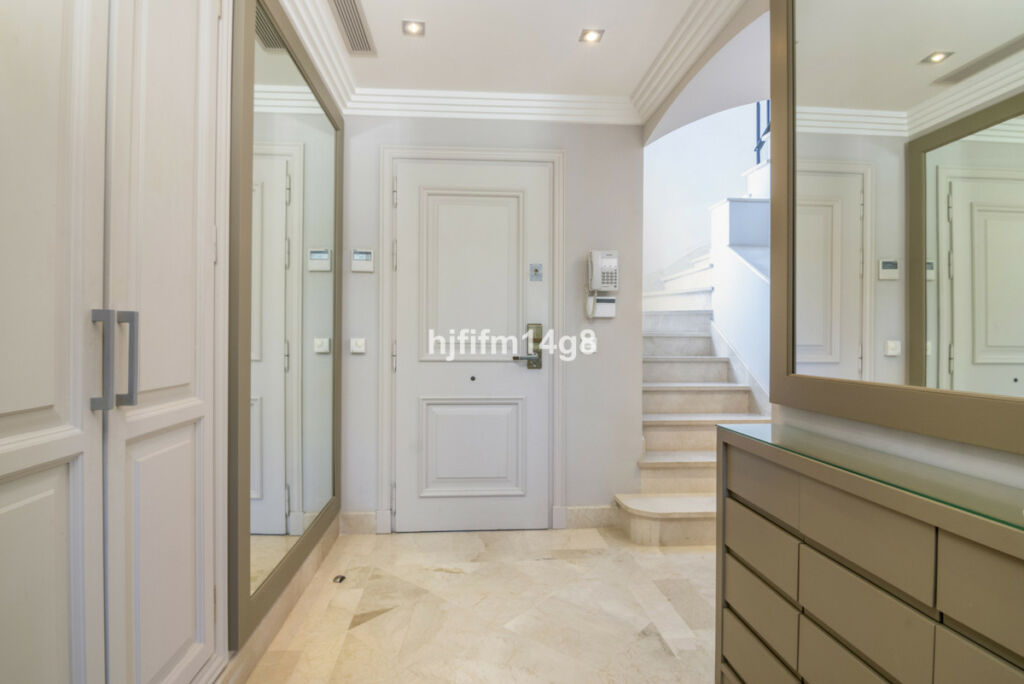 Penthouse Duplex Nueva Andalucía Málaga - image 36