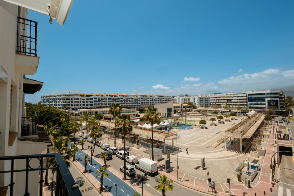 Middle Floor Apartment Puerto Banús Málaga - image 37