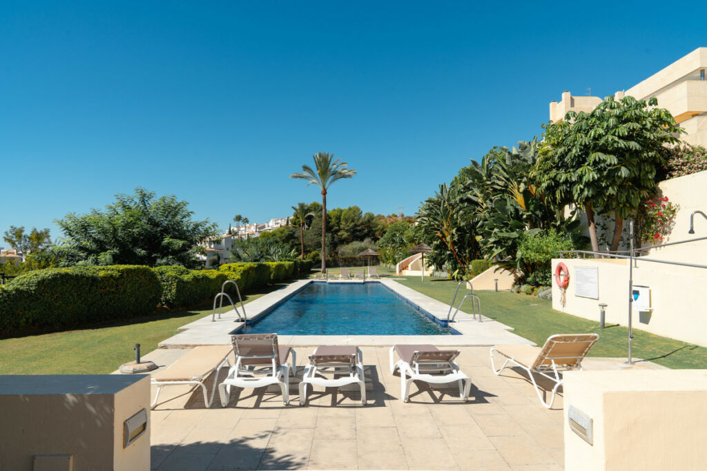 Middle Floor Apartment Nueva Andalucía Málaga - image 37