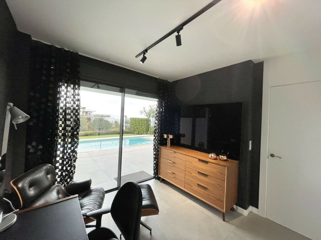Semi-Detached House Cabopino Málaga - image 37