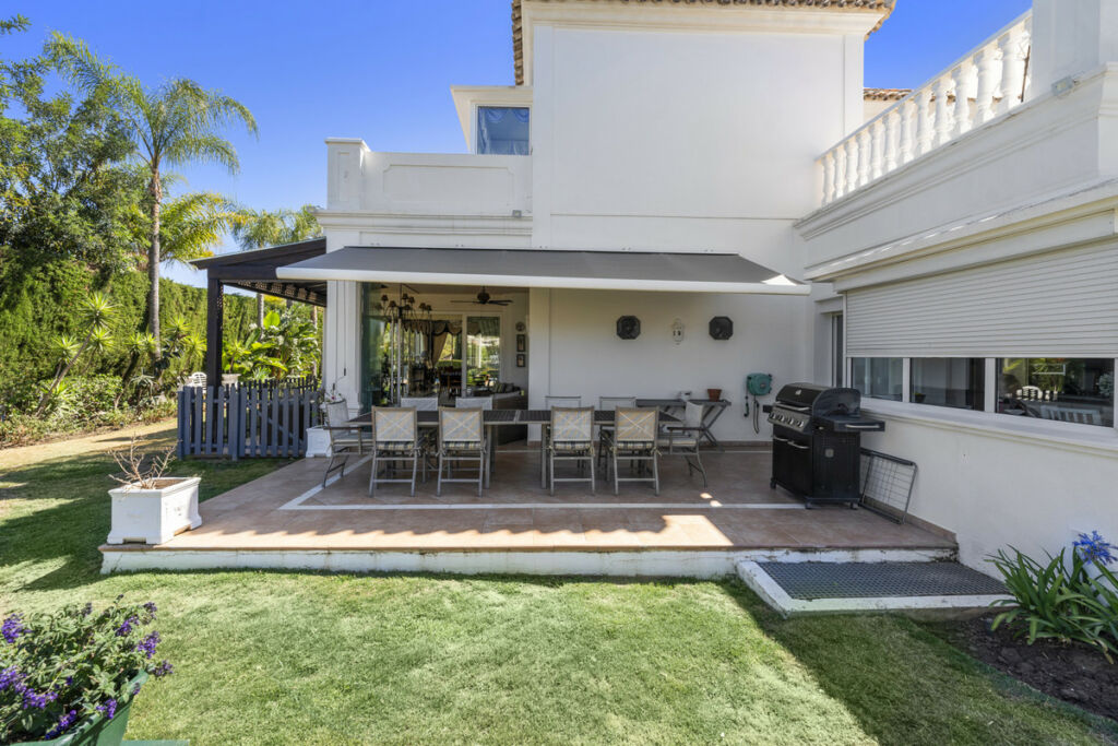 Detached Villa Benahavís Málaga - image 37