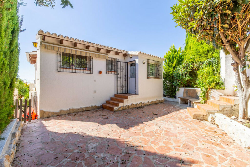 Detached Villa Moraira Alicante - image 37