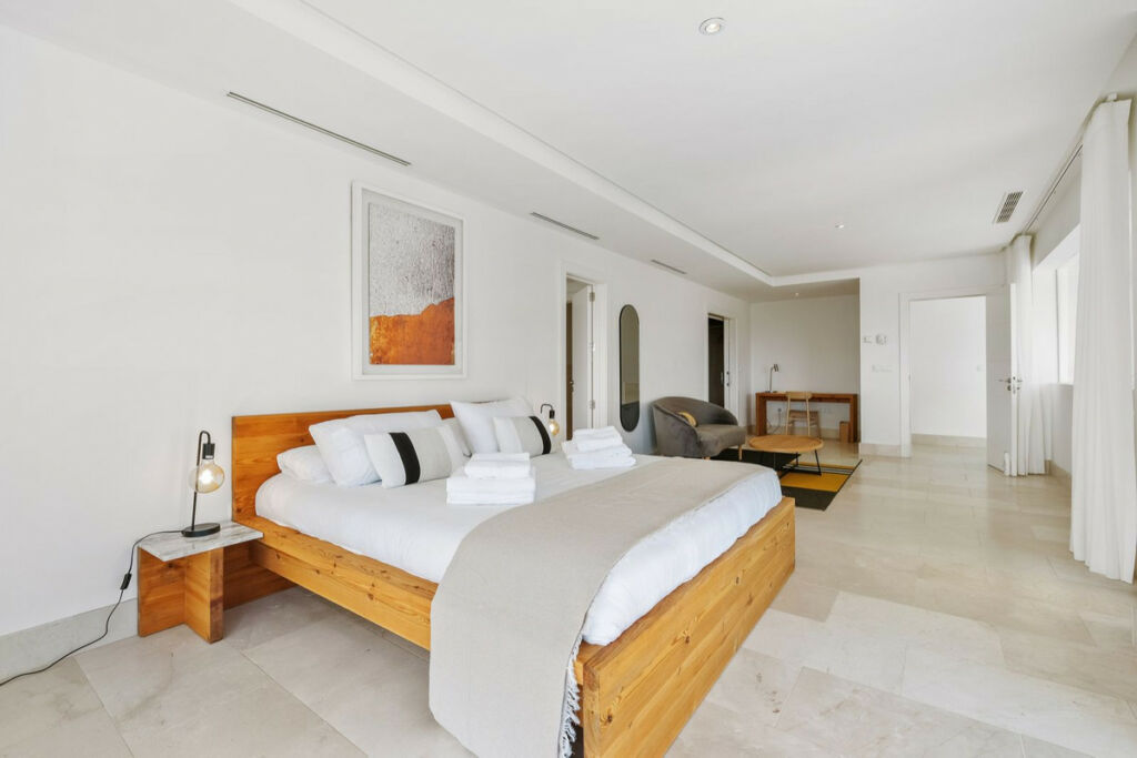 Detached Villa Sotogrande Cádiz - image 37