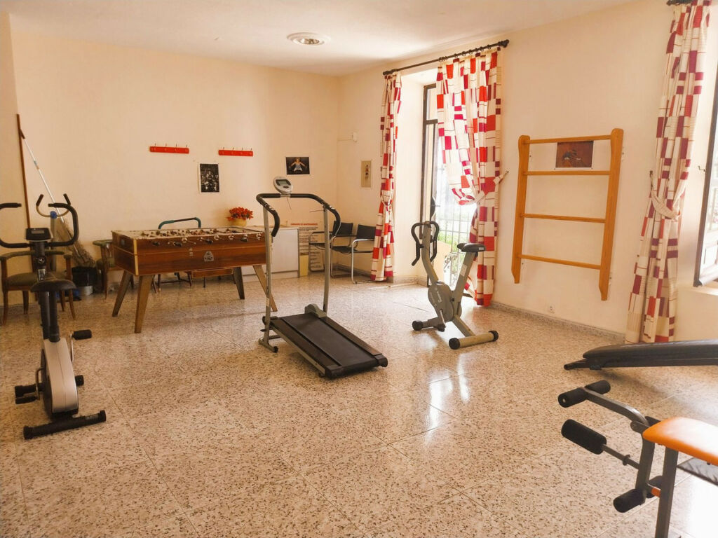 Middle Floor Apartment Calahonda Málaga - image 30
