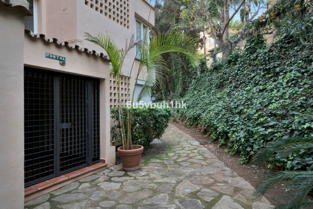 Ground Floor Apartment Nagüeles Málaga - image 38