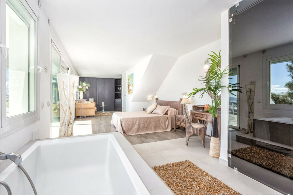 Detached Villa Estepona Málaga - image 37