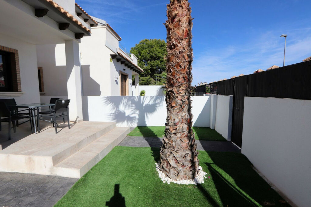 Detached Villa Villamartin Alicante - image 37