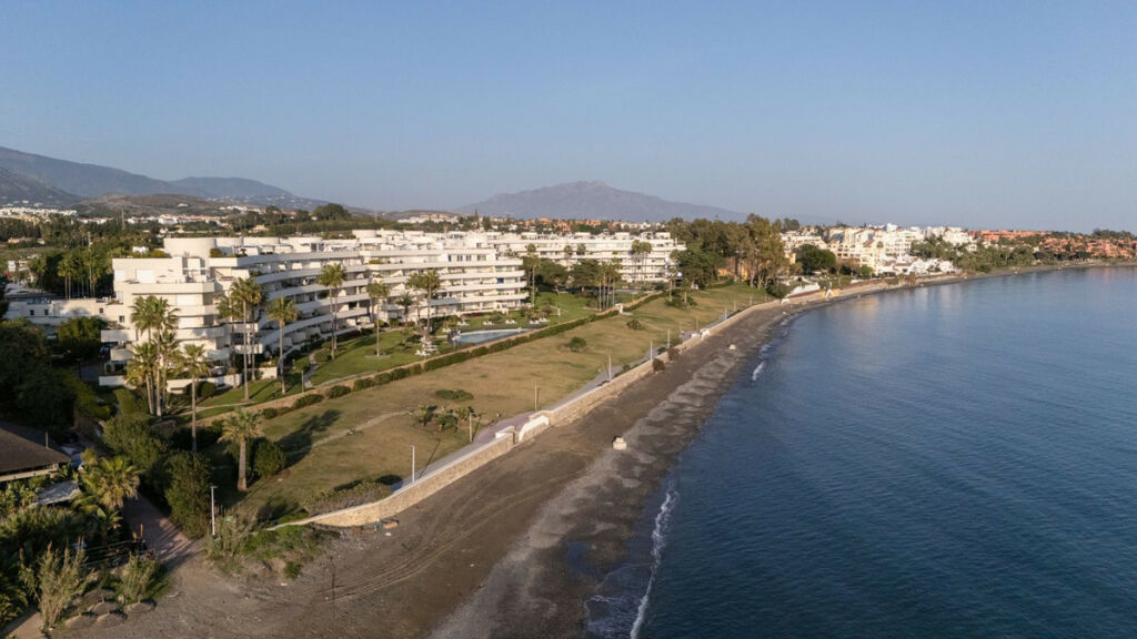Middle Floor Apartment Estepona Málaga - image 37