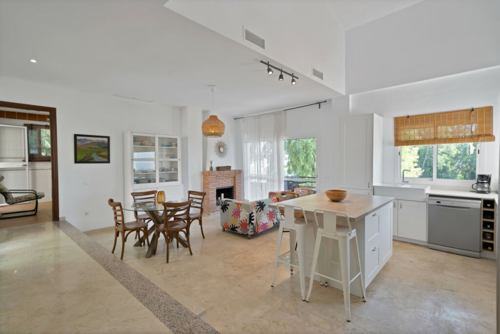 Detached Villa Torremuelle Málaga - image 37