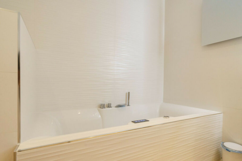 Middle Floor Apartment Benahavís Málaga - image 37