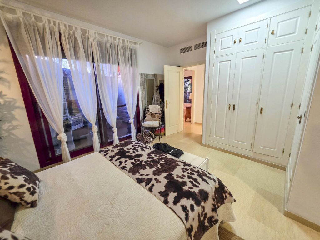 Ground Floor Apartment La Duquesa Málaga - image 37