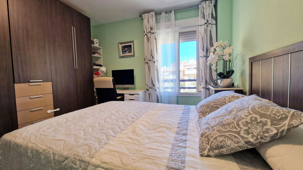 Middle Floor Apartment Benalmadena Málaga - image 37