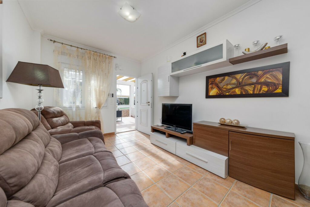 Bungalow Mil Palmeras Alicante - image 10