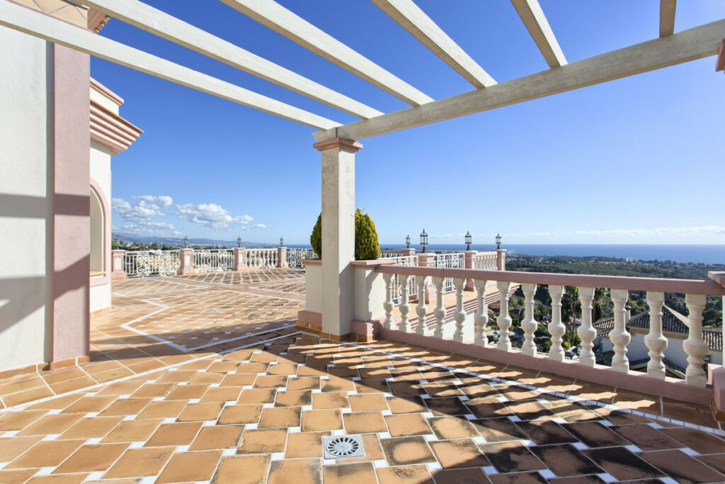 Detached Villa Los Flamingos Málaga - image 38