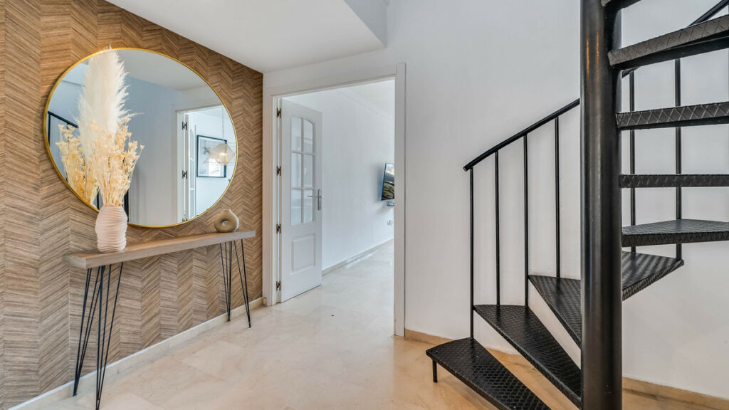 Middle Floor Apartment Puerto Banús Málaga - image 38