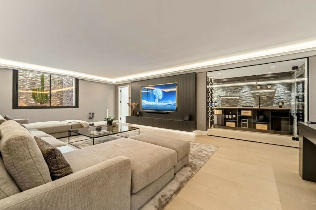Detached Villa The Golden Mile Málaga - image 38