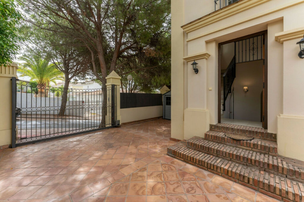 Detached Villa Mijas Málaga - image 38