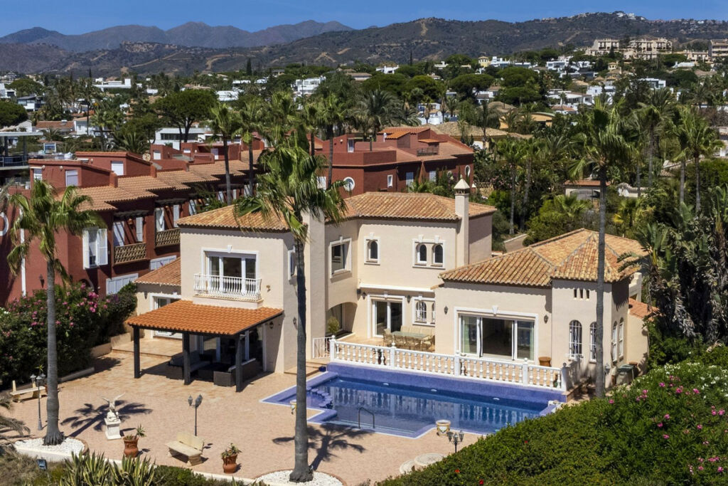 Detached Villa Marbesa Málaga - image 38