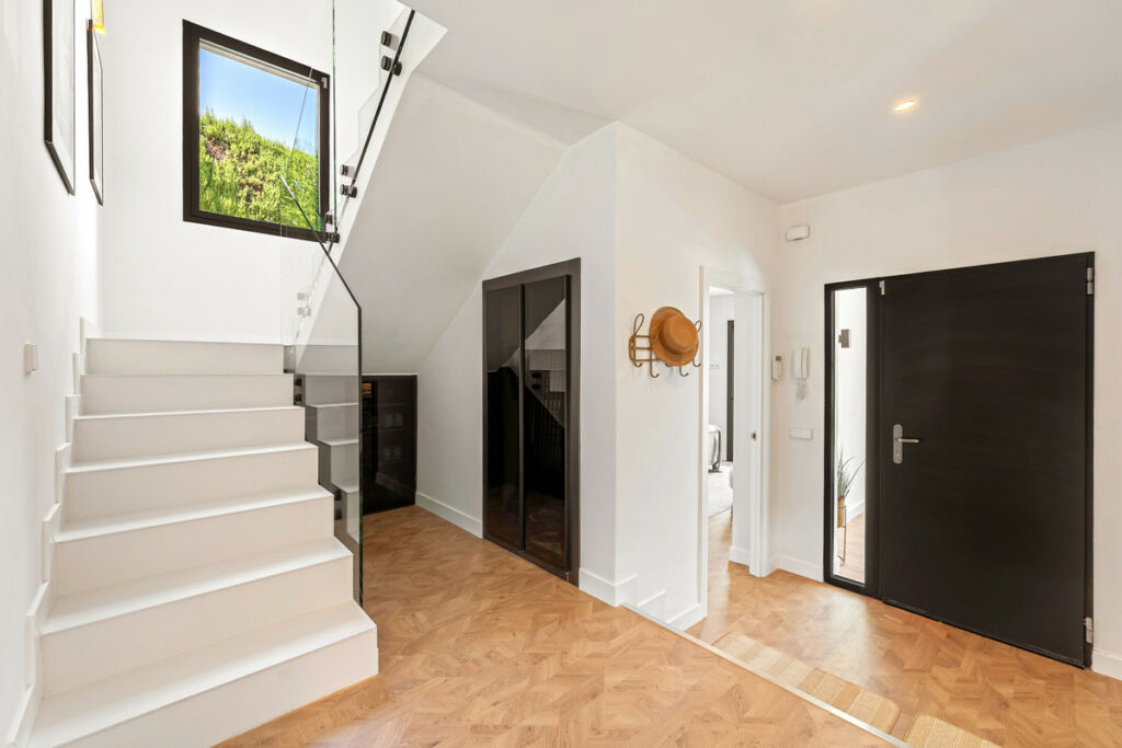 Detached Villa Nueva Andalucía Málaga - image 38