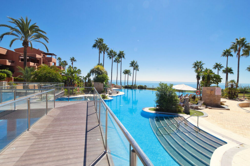 Middle Floor Apartment Estepona Málaga - image 38