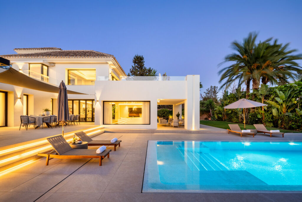 Detached Villa Nueva Andalucía Málaga - image 38