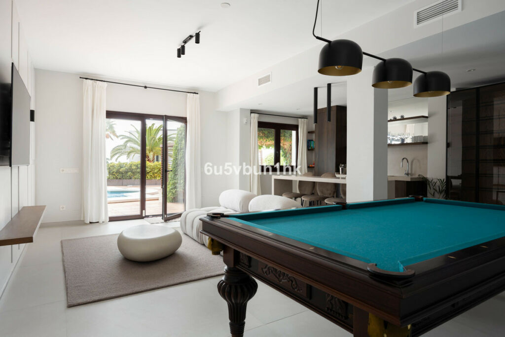 Detached Villa Marbella Málaga - image 38