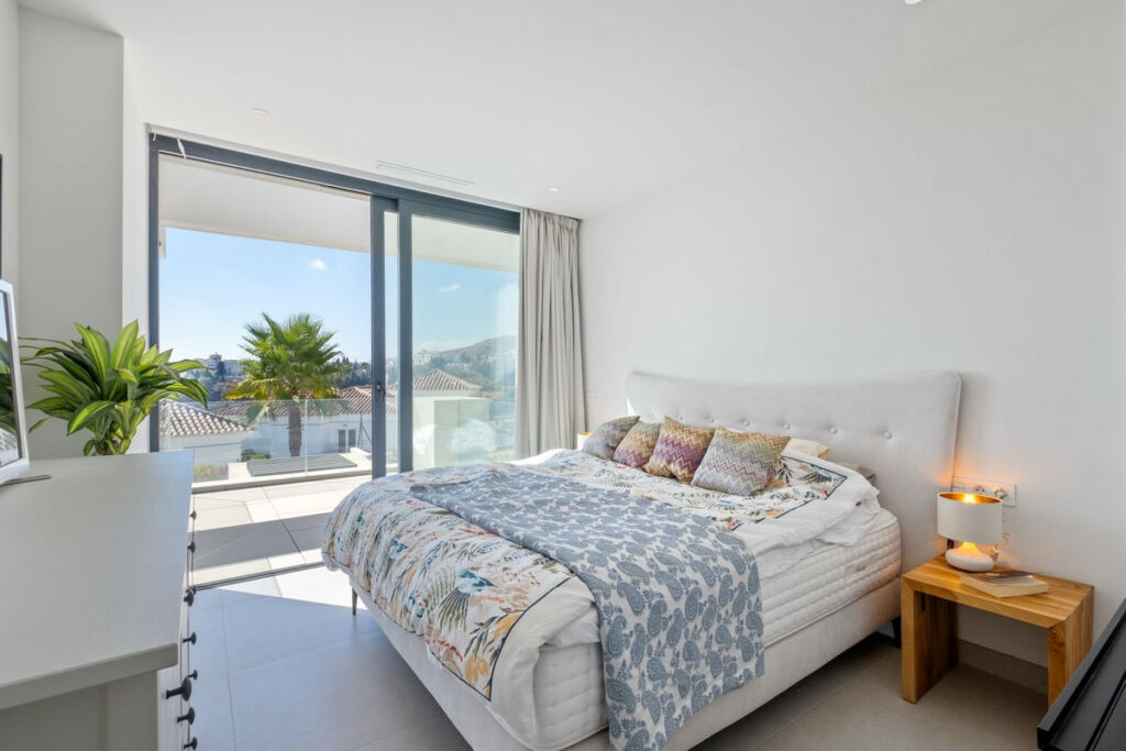 Detached Villa Riviera del Sol Málaga - image 36
