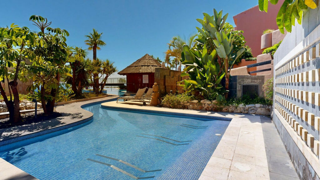 Middle Floor Apartment Estepona Málaga - image 38